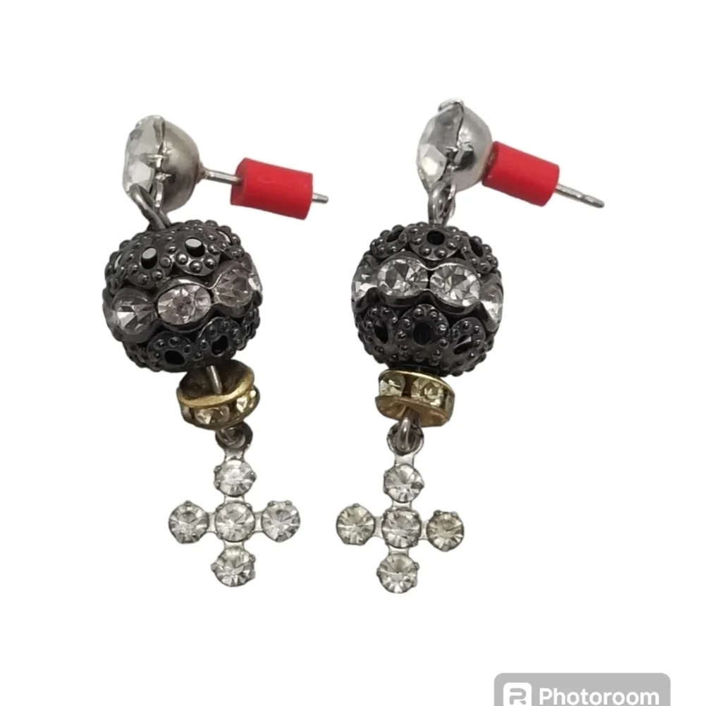 VINTAGE SILVERTONE FILIGREE BALL & CRYSTAL CROSS DROP EARRINGS